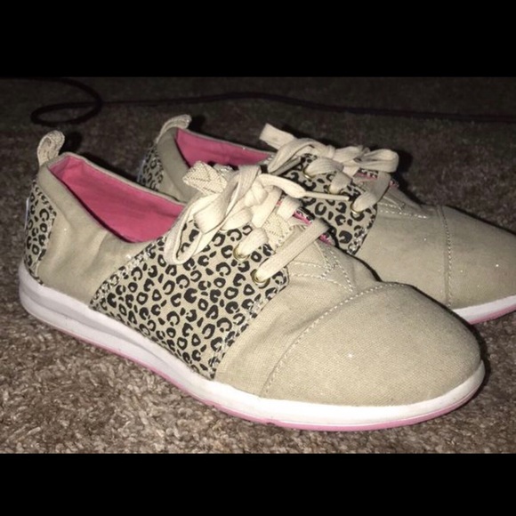 Toms size 5 women’s shoes - Picture 1 of 1